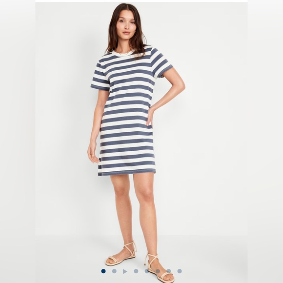 Old Navy Dresses & Skirts - 🆕 Old Navy Women’s Vintage Mini T-Shirt Dress Grey White Stripe L 12-14